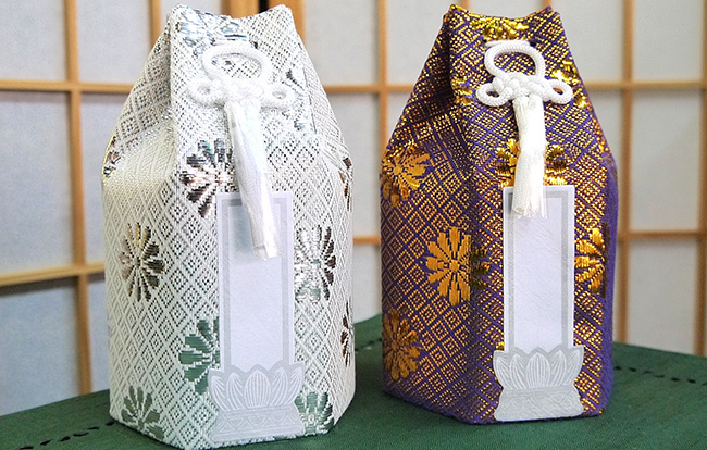 納骨のタイミングやお布施の金額相場を徹底解説