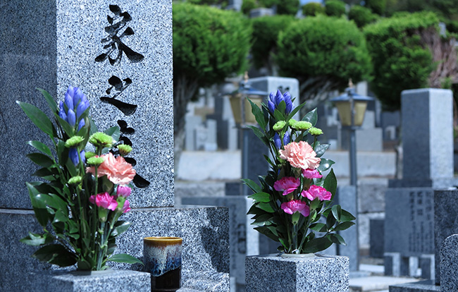 一周忌にお墓参りのみってアリ?一周忌にやるべきことやマナーを紹介