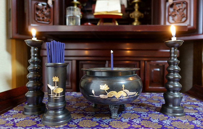 一周忌に備えよう 仏壇の飾り方やお供えの手引き 小さなお葬式のコラム