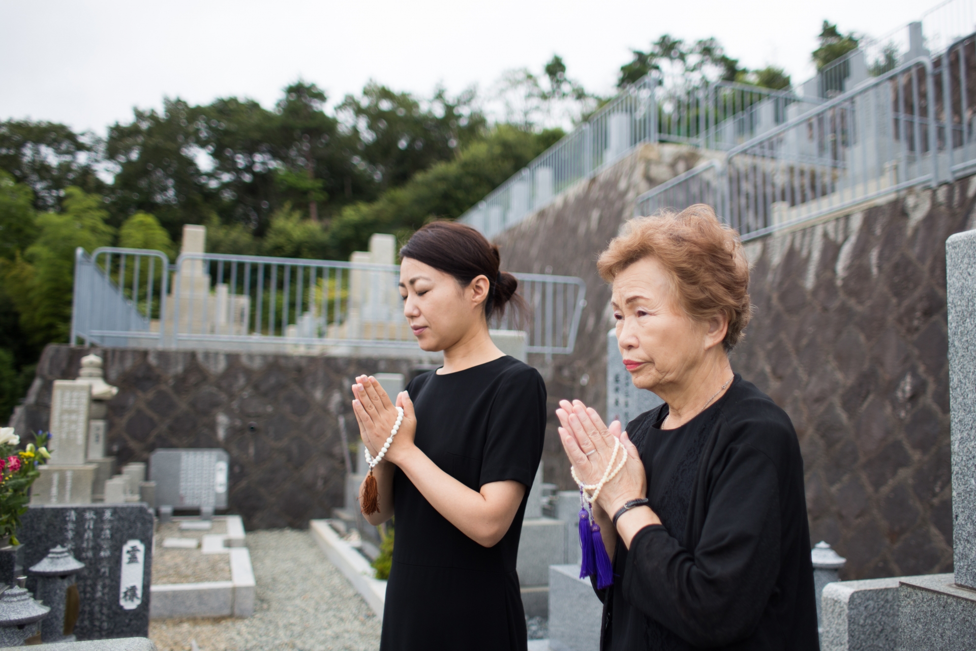 命日においてすることとは?様々なパターンに合わせて行うべきことを解説