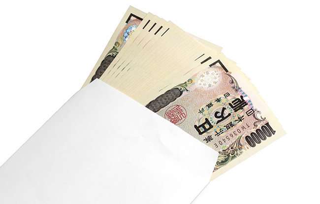 中陰法要のお布施は?四十九日法要までの準備や渡し方