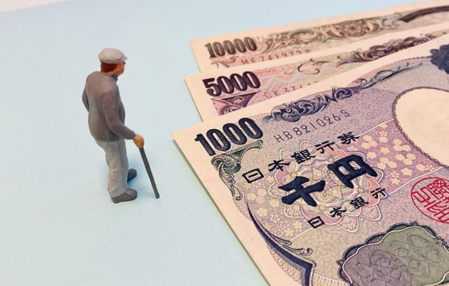 相続税はいくらから発生する?控除や申告に関する情報も解説します
