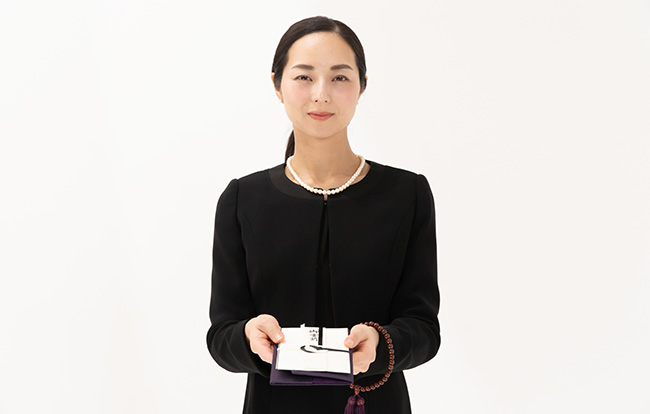 【香典まとめ】香典の金額相場・渡し方、香典袋の選び方・書き方などをすべて解説!