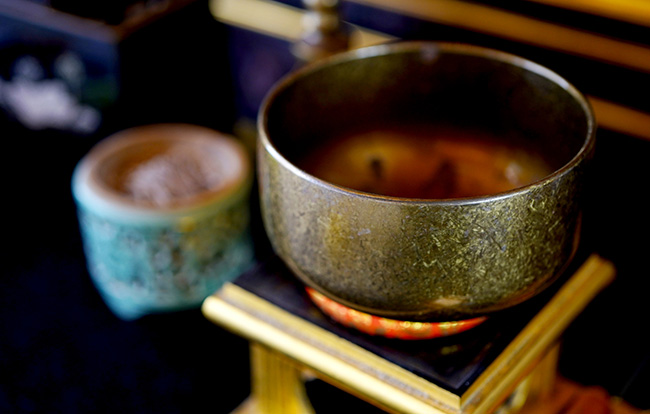家族葬での四十九日法要!準備するものや香典マナーとは?